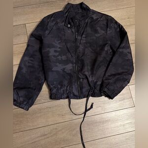 Sanctuary size small Black Camo Zip-Up Windbreaker Jacket
